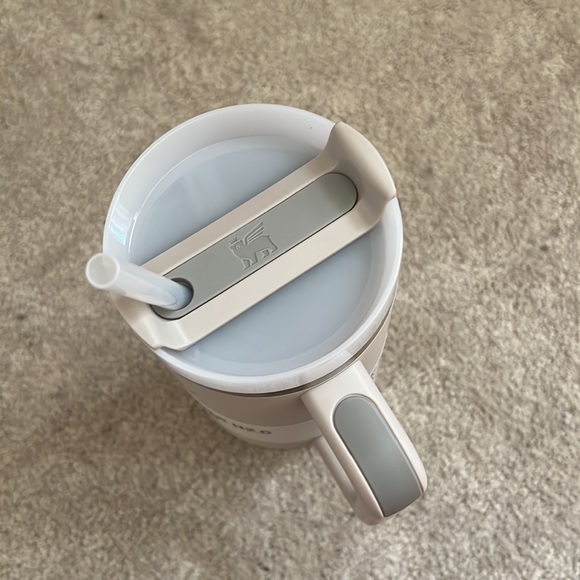 Stanley 40oz - Picture 3 of 4